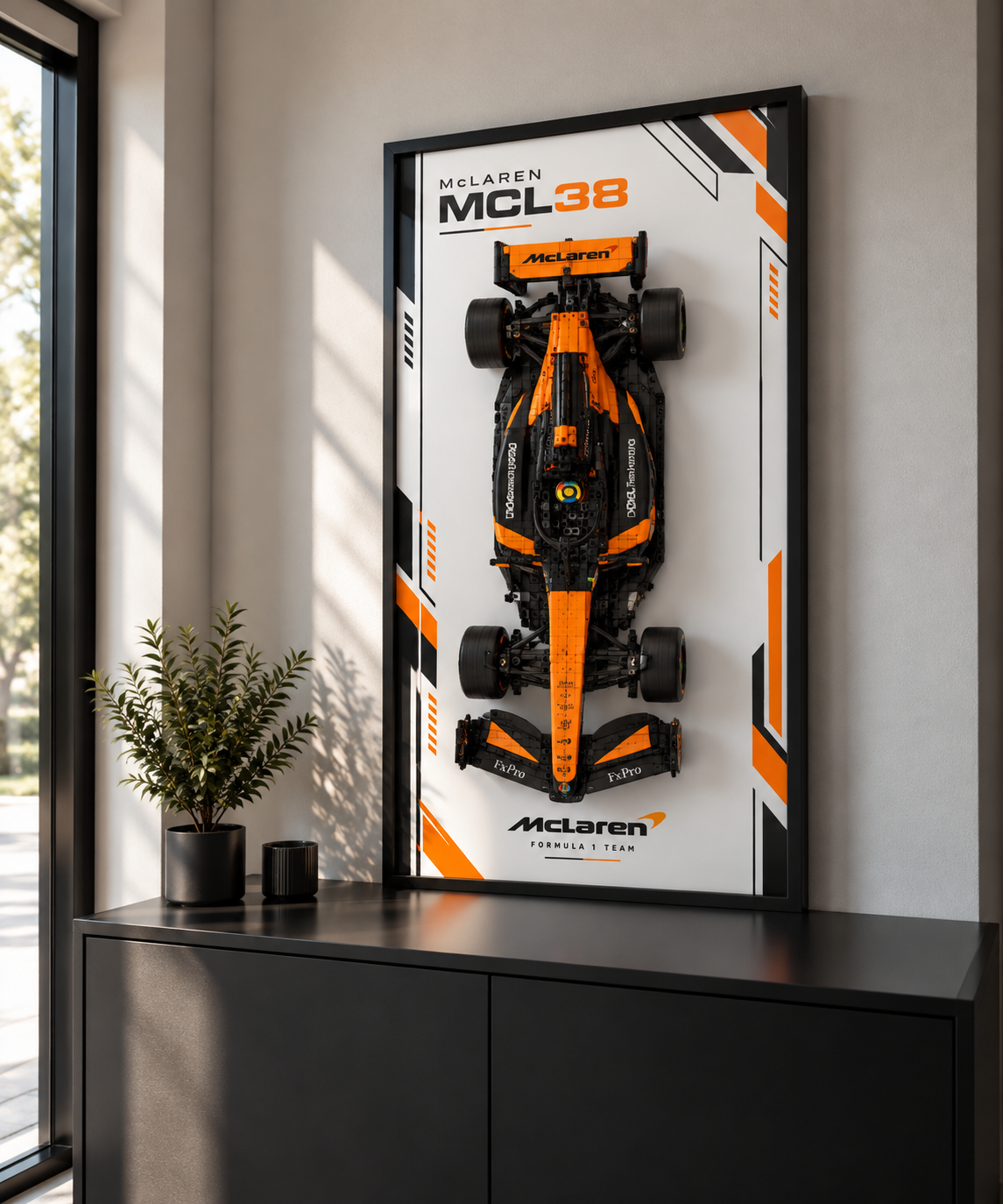 McLaren MCL38 — Cadre mural